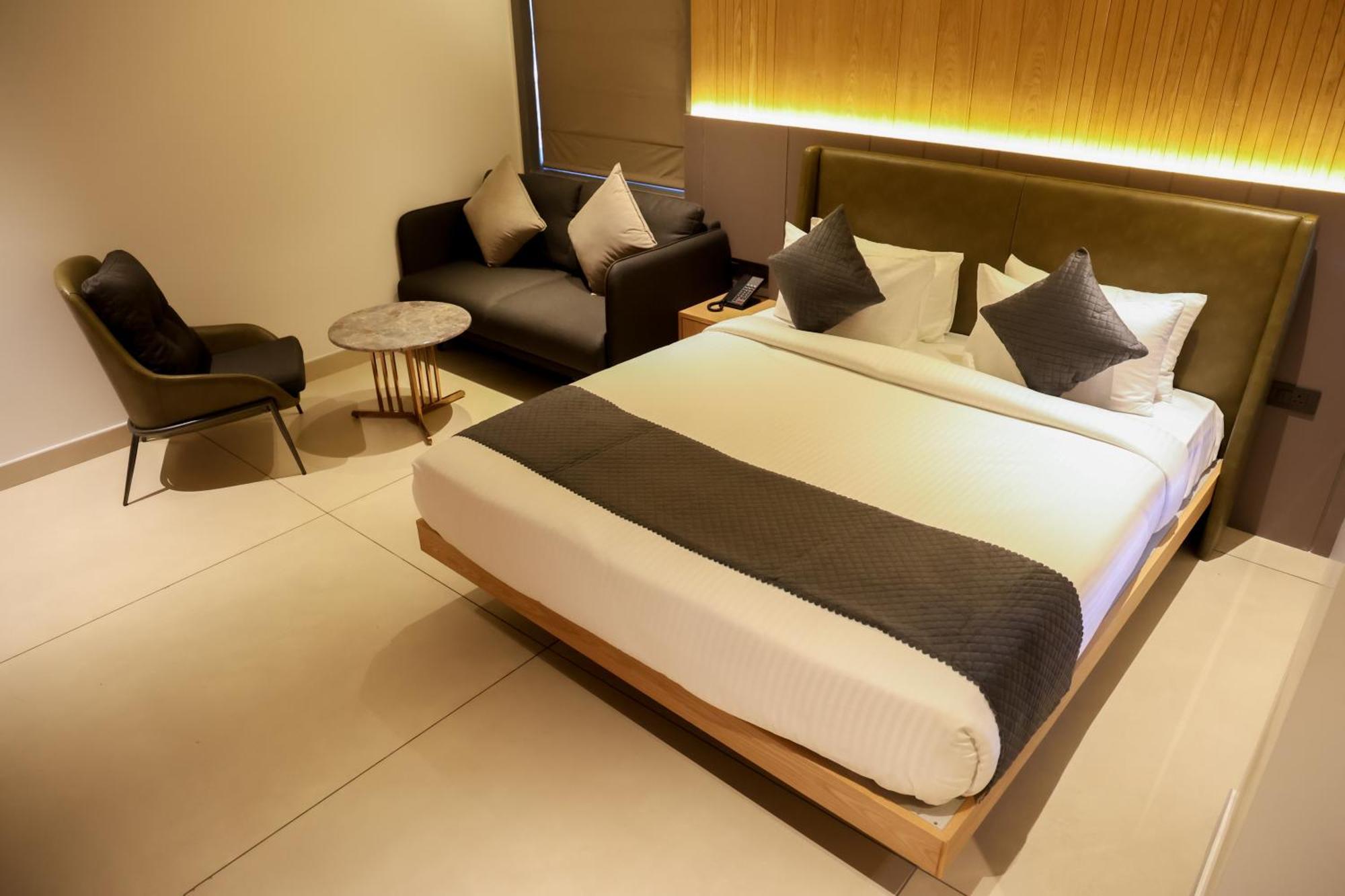 Raga - A Boutique Hotel Belgaum Extérieur photo