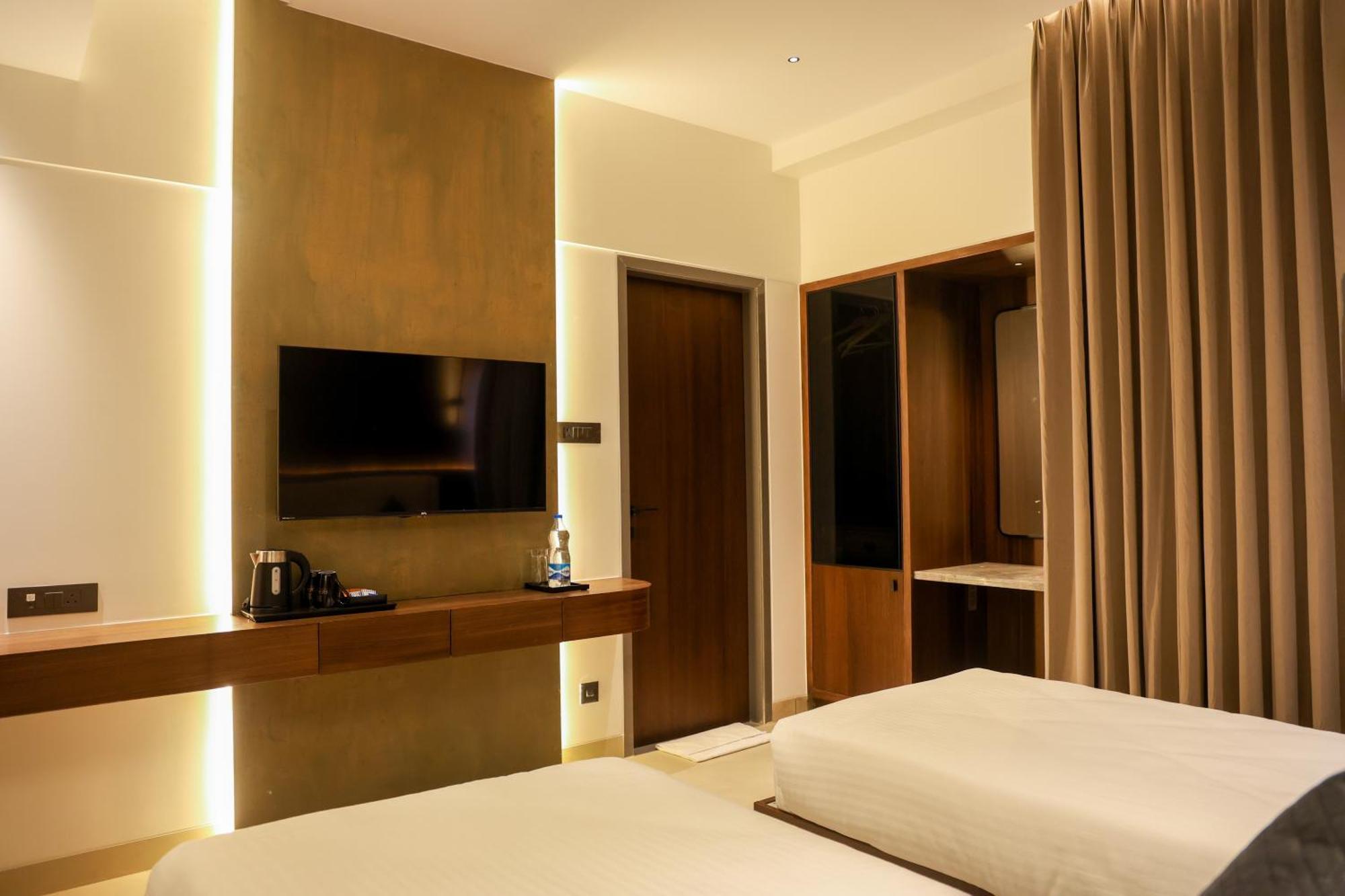 Raga - A Boutique Hotel Belgaum Extérieur photo