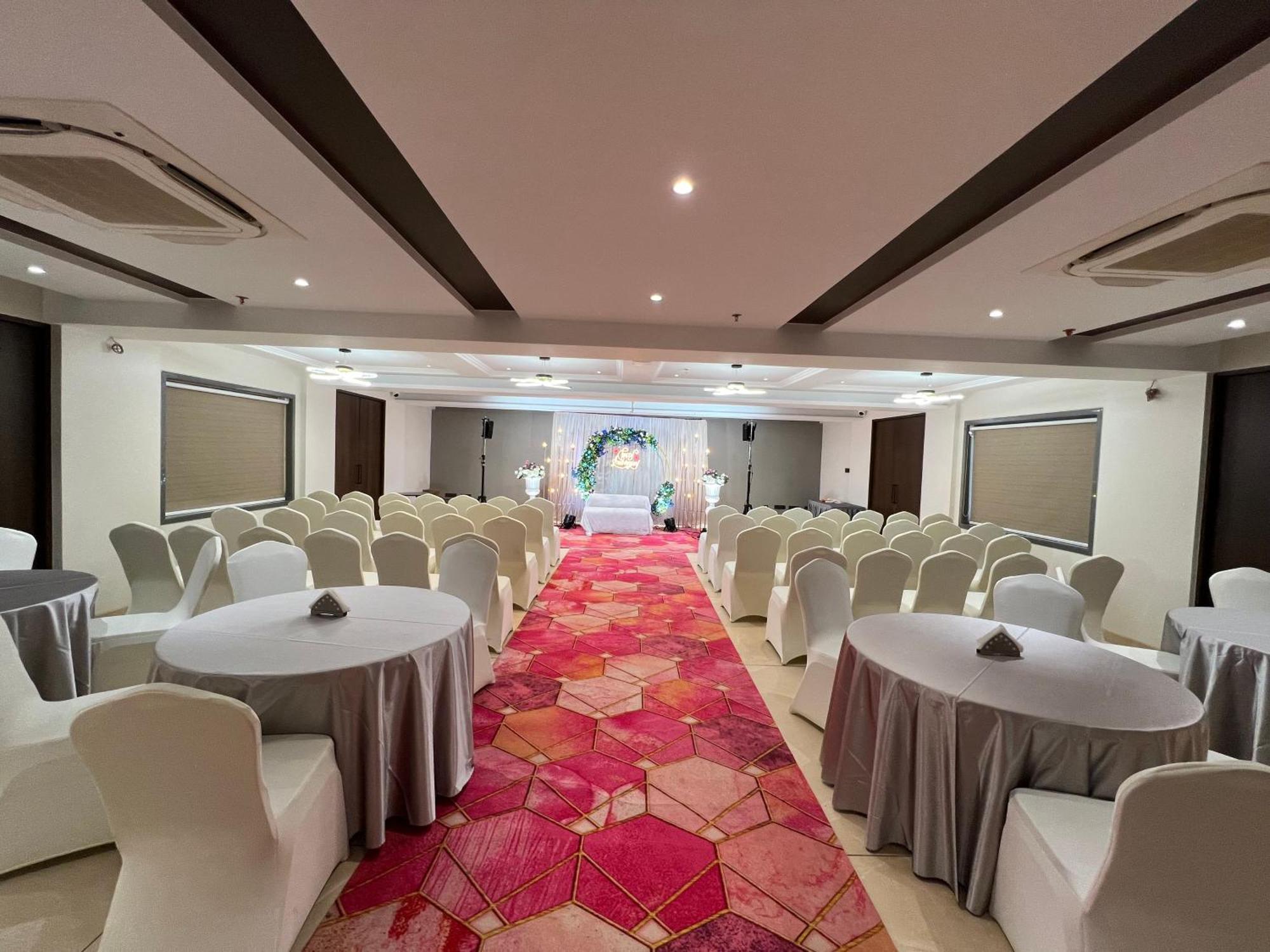 Raga - A Boutique Hotel Belgaum Extérieur photo